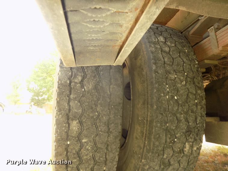 image for item DB8731 2000 Ford F650 Super Duty XL cable placer bucket truck