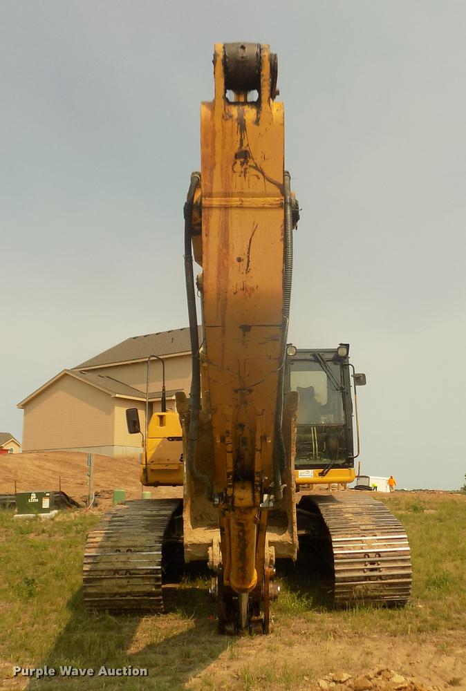 image for item DB8732 1999 Caterpillar 345B L excavator