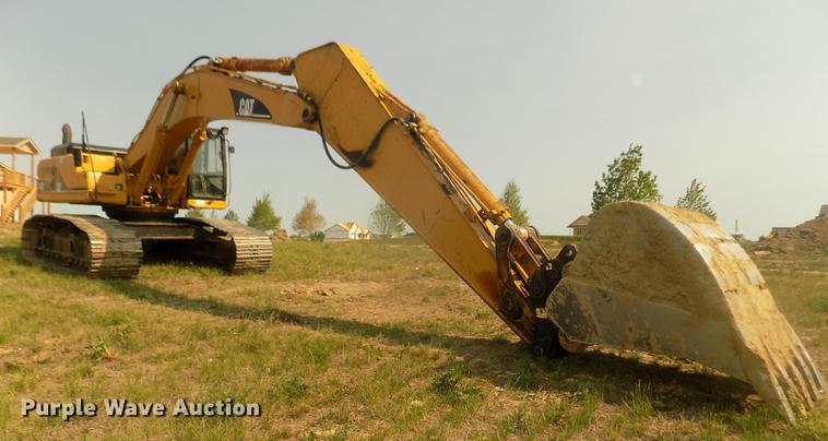 image for item DB8732 1999 Caterpillar 345B L excavator
