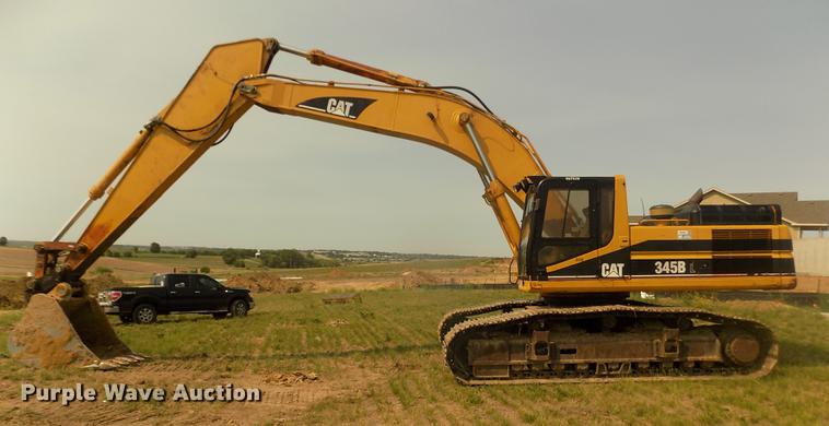 image for item DB8732 1999 Caterpillar 345B L excavator