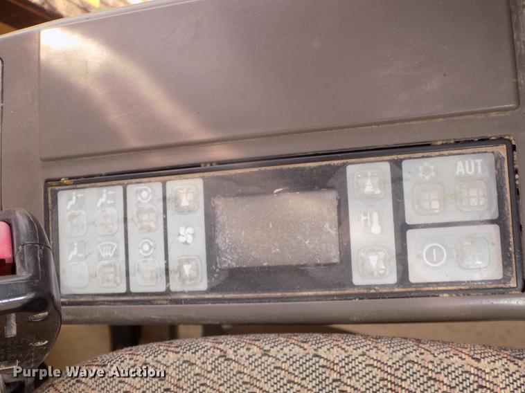 image for item DB8732 1999 Caterpillar 345B L excavator