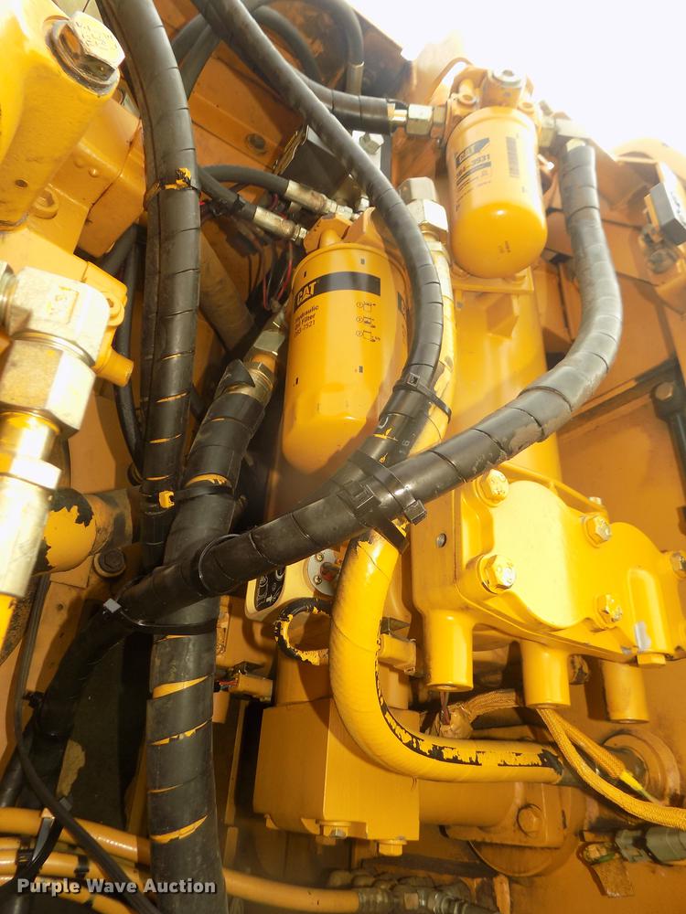 image for item DB8732 1999 Caterpillar 345B L excavator