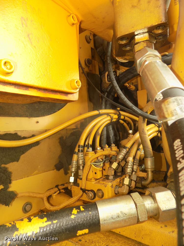 image for item DB8732 1999 Caterpillar 345B L excavator