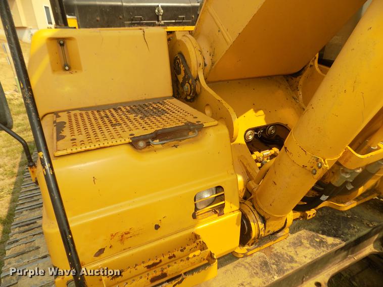 image for item DB8732 1999 Caterpillar 345B L excavator