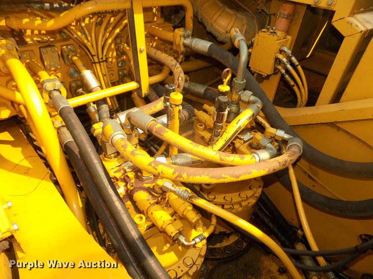 image for item DB8732 1999 Caterpillar 345B L excavator