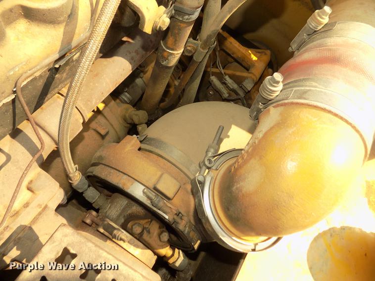 image for item DB8732 1999 Caterpillar 345B L excavator