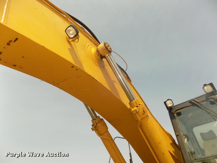 image for item DB8732 1999 Caterpillar 345B L excavator