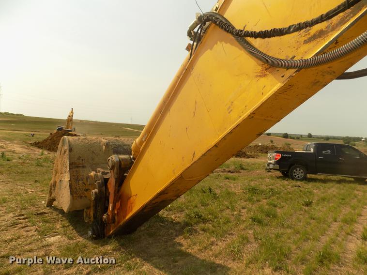image for item DB8732 1999 Caterpillar 345B L excavator