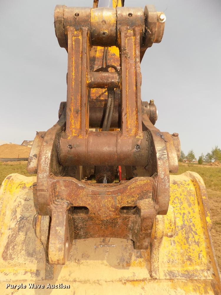 image for item DB8732 1999 Caterpillar 345B L excavator