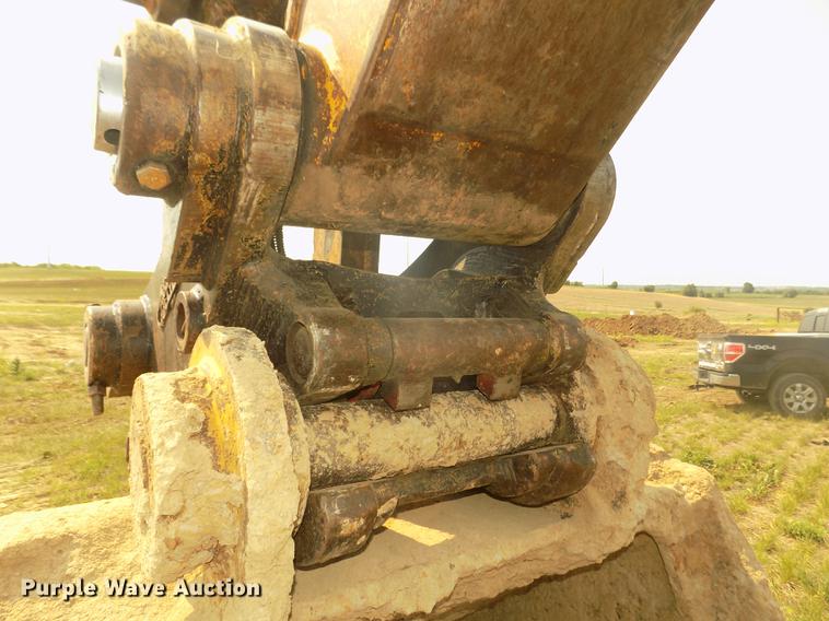 image for item DB8732 1999 Caterpillar 345B L excavator