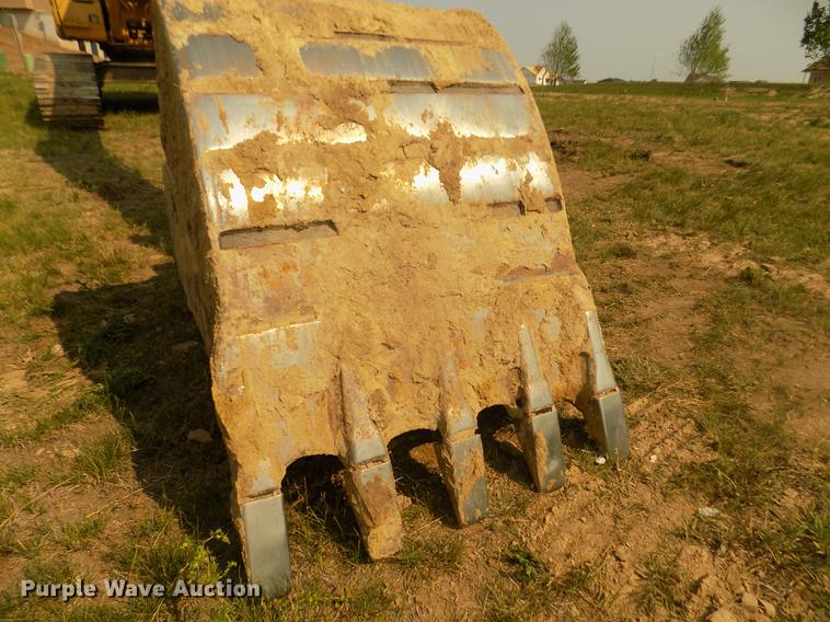 image for item DB8732 1999 Caterpillar 345B L excavator