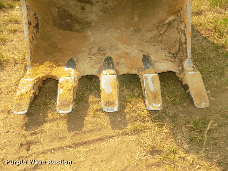 image for item DB8732 1999 Caterpillar 345B L excavator