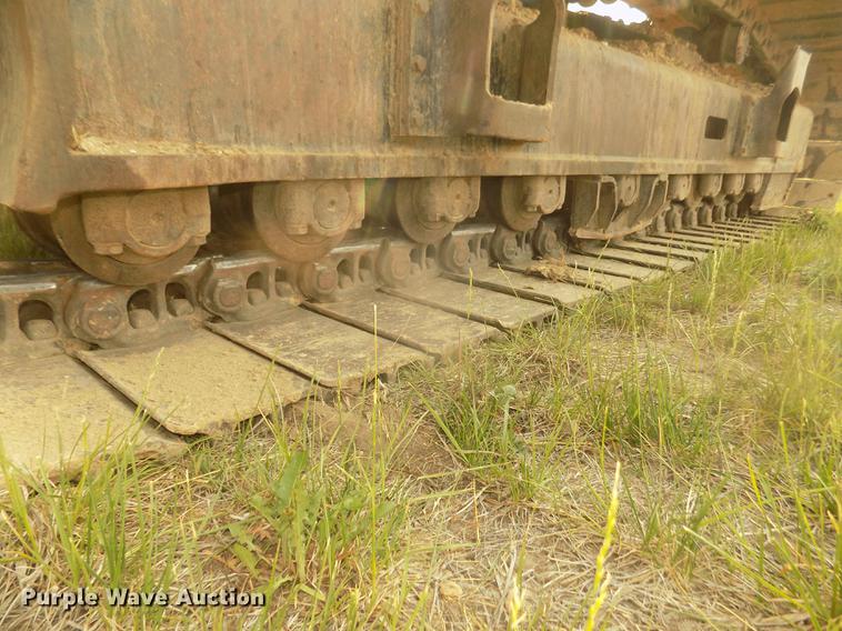 image for item DB8732 1999 Caterpillar 345B L excavator