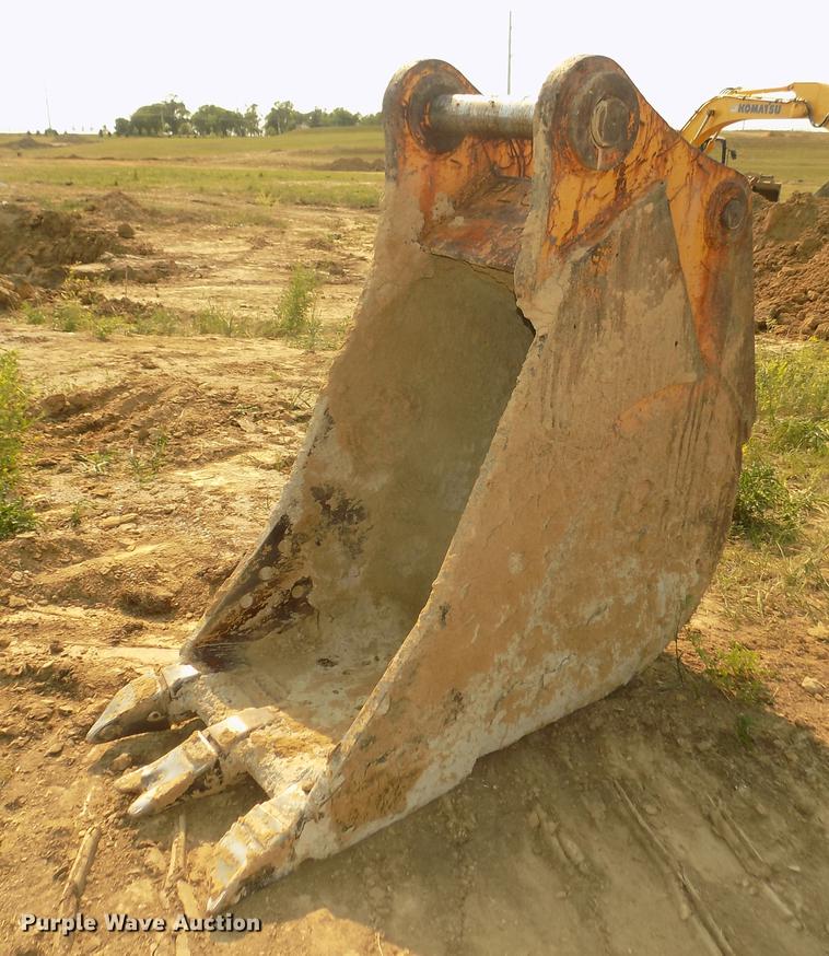 image for item DB8732 1999 Caterpillar 345B L excavator