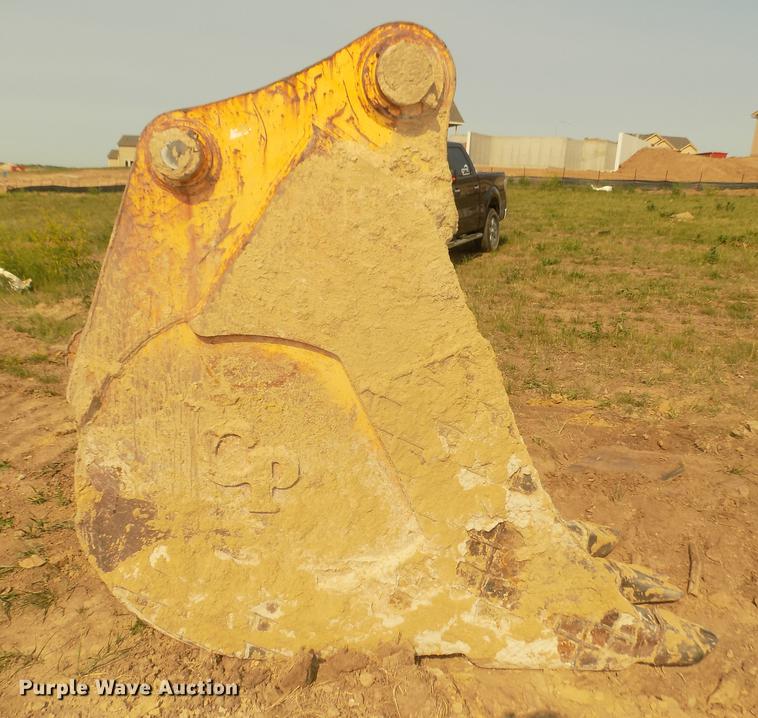 image for item DB8732 1999 Caterpillar 345B L excavator