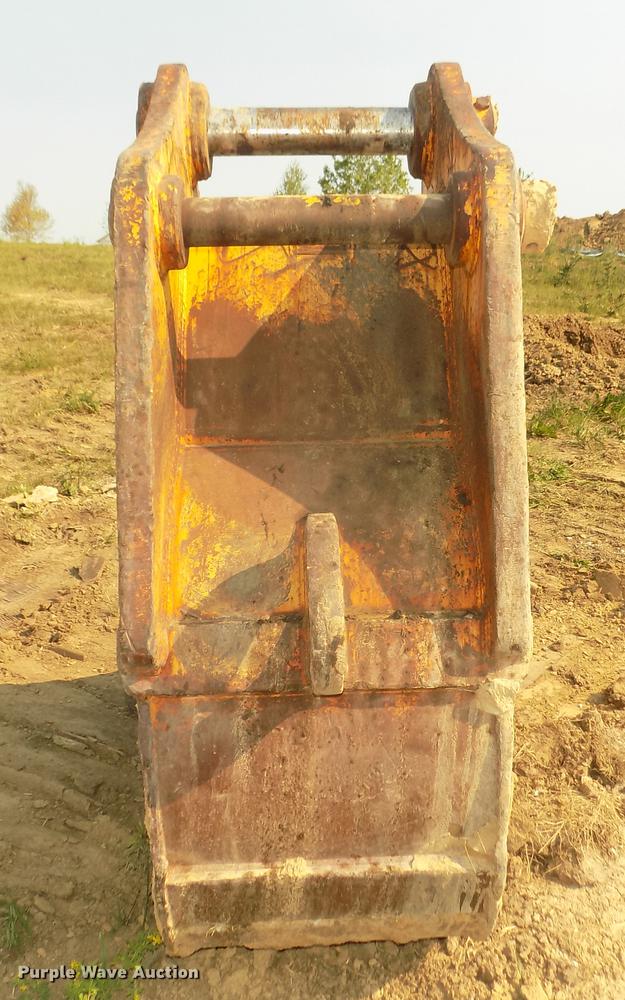 image for item DB8732 1999 Caterpillar 345B L excavator