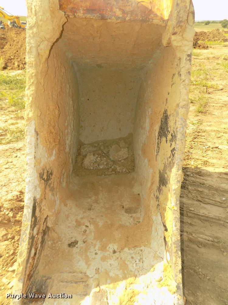 image for item DB8732 1999 Caterpillar 345B L excavator