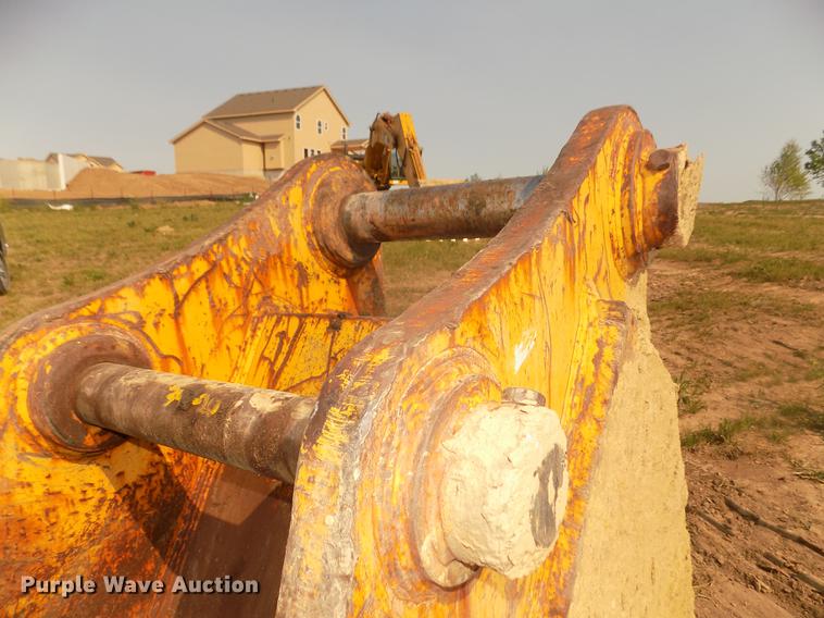 image for item DB8732 1999 Caterpillar 345B L excavator