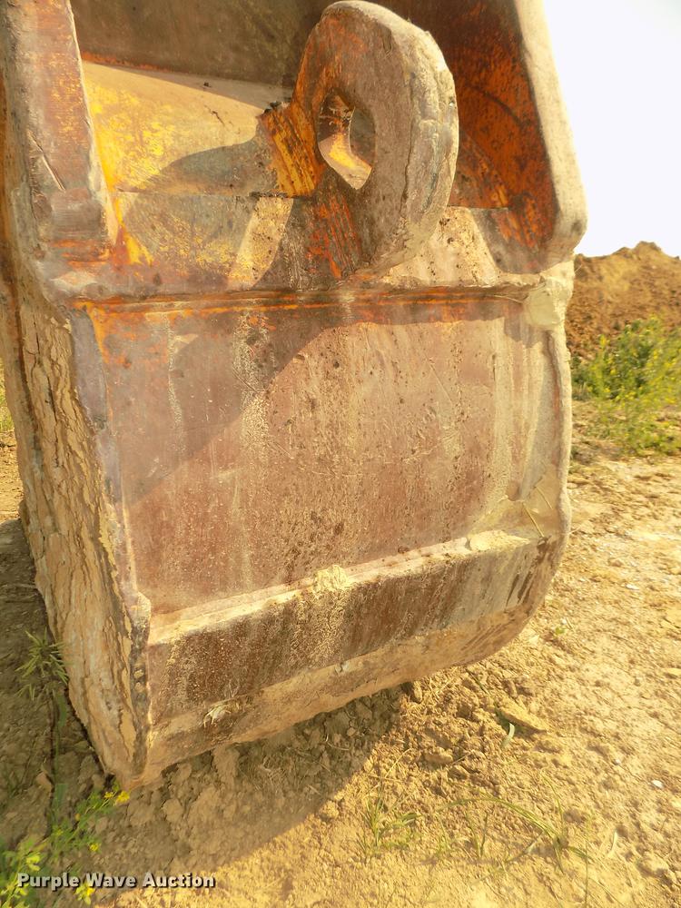 image for item DB8732 1999 Caterpillar 345B L excavator