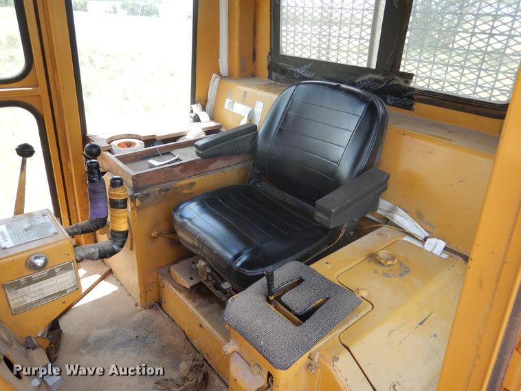 image for item DC5956 1990 Caterpillar D6D PS dozer