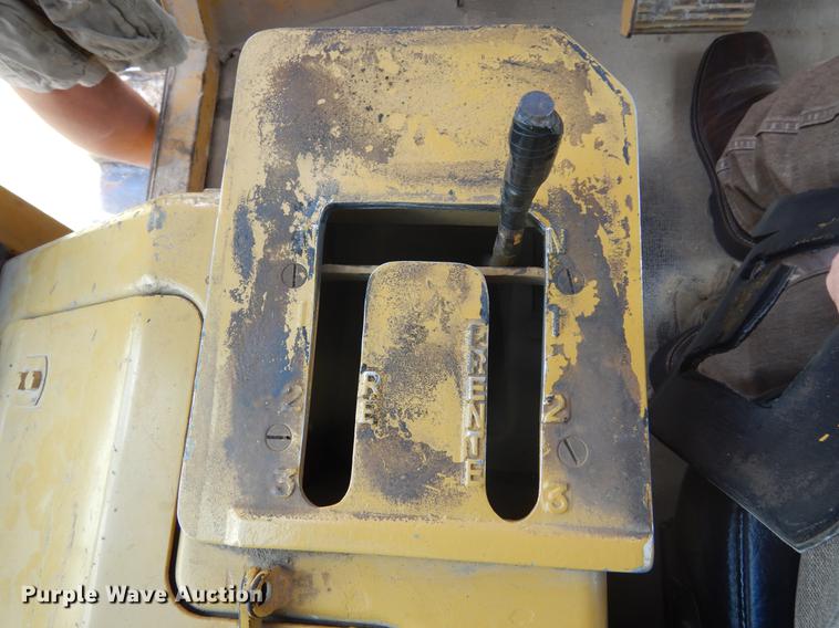 image for item DC5956 1990 Caterpillar D6D PS dozer