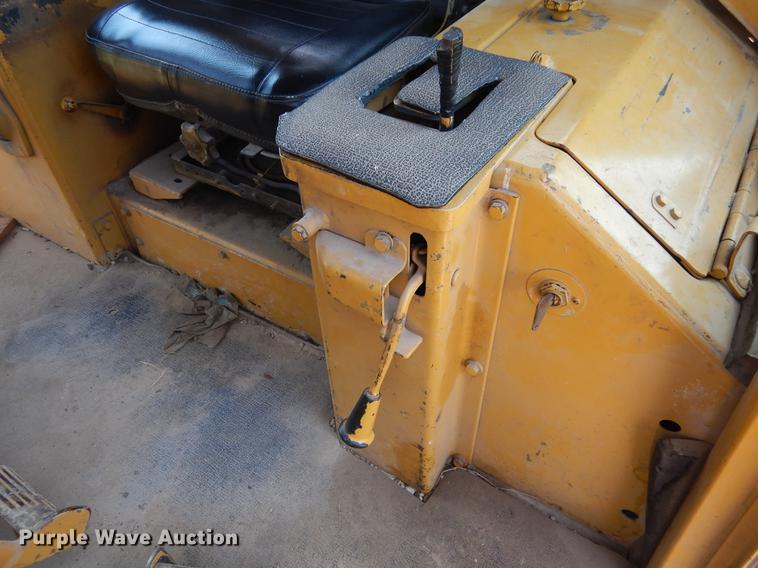 image for item DC5956 1990 Caterpillar D6D PS dozer