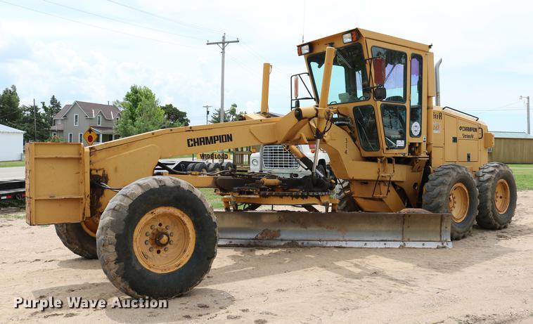 image for item DC7538 1995 Champion 730A motor grader