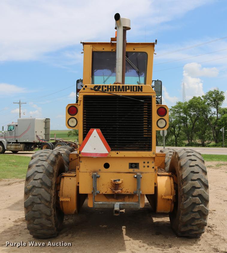 image for item DC7538 1995 Champion 730A motor grader