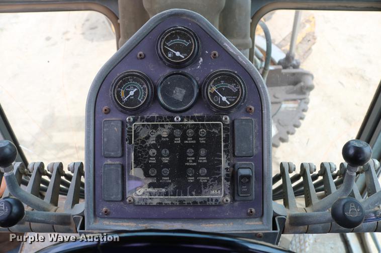 image for item DC7538 1995 Champion 730A motor grader