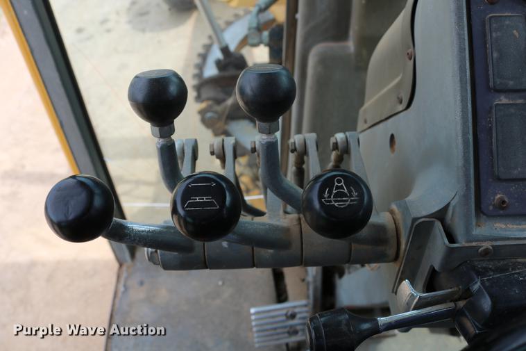 image for item DC7538 1995 Champion 730A motor grader