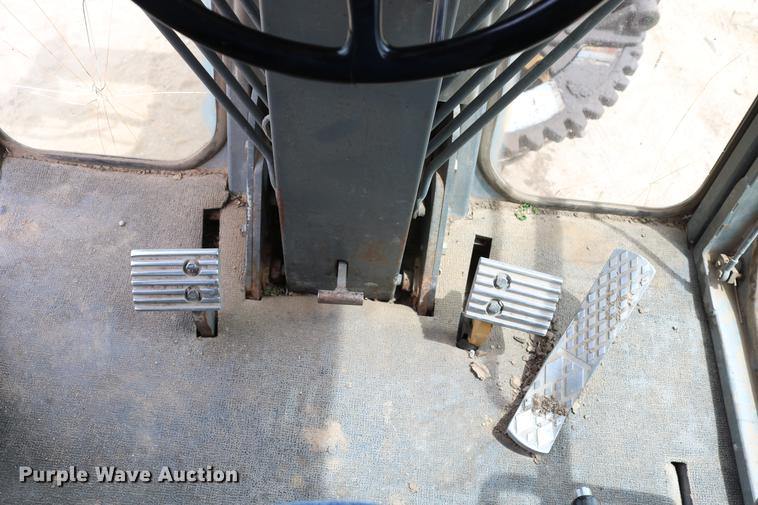 image for item DC7538 1995 Champion 730A motor grader