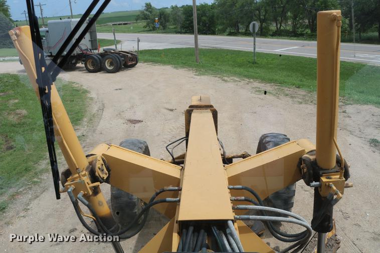 image for item DC7538 1995 Champion 730A motor grader