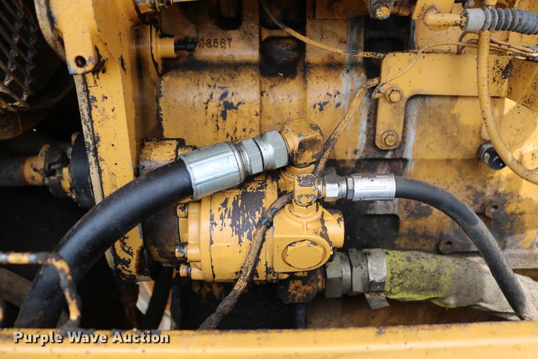 image for item DC7538 1995 Champion 730A motor grader