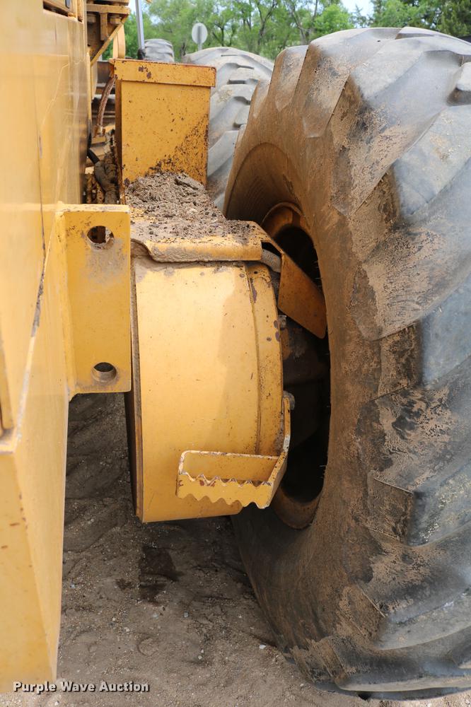 image for item DC7538 1995 Champion 730A motor grader