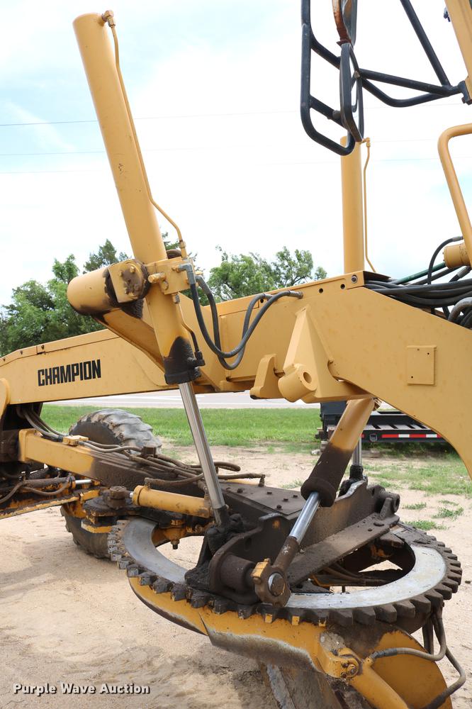image for item DC7538 1995 Champion 730A motor grader