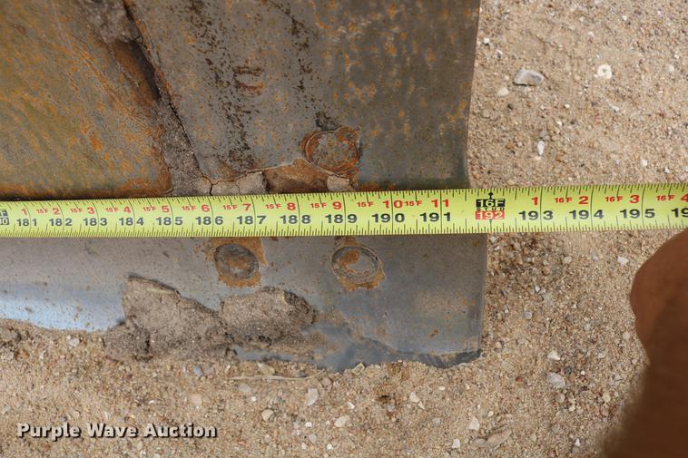 image for item DC7538 1995 Champion 730A motor grader