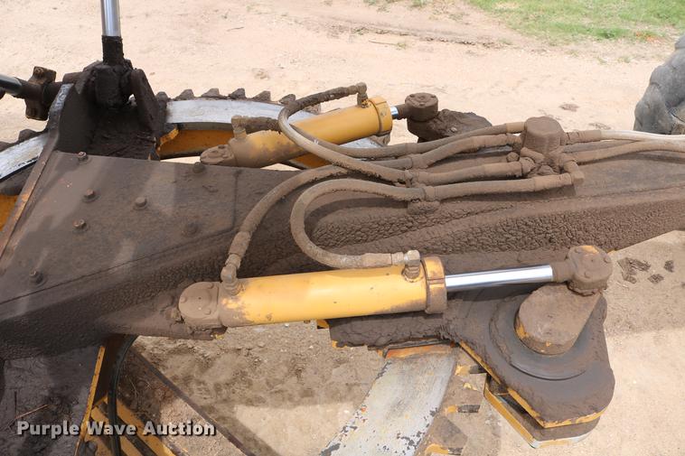 image for item DC7538 1995 Champion 730A motor grader