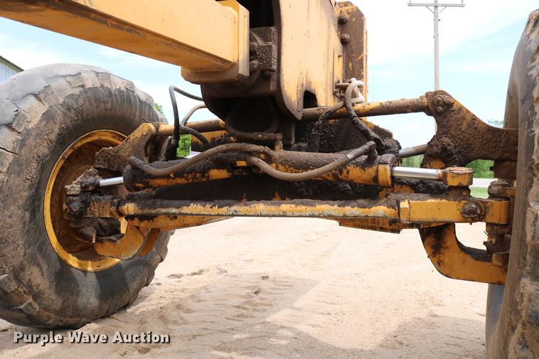 image for item DC7538 1995 Champion 730A motor grader