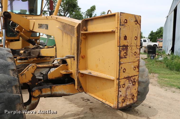 image for item DC7538 1995 Champion 730A motor grader
