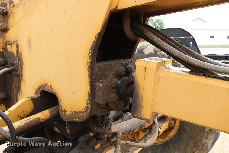 image for item DC7538 1995 Champion 730A motor grader