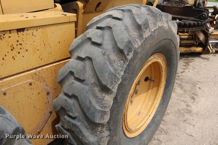 image for item DC7538 1995 Champion 730A motor grader