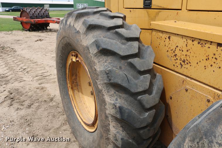 image for item DC7538 1995 Champion 730A motor grader