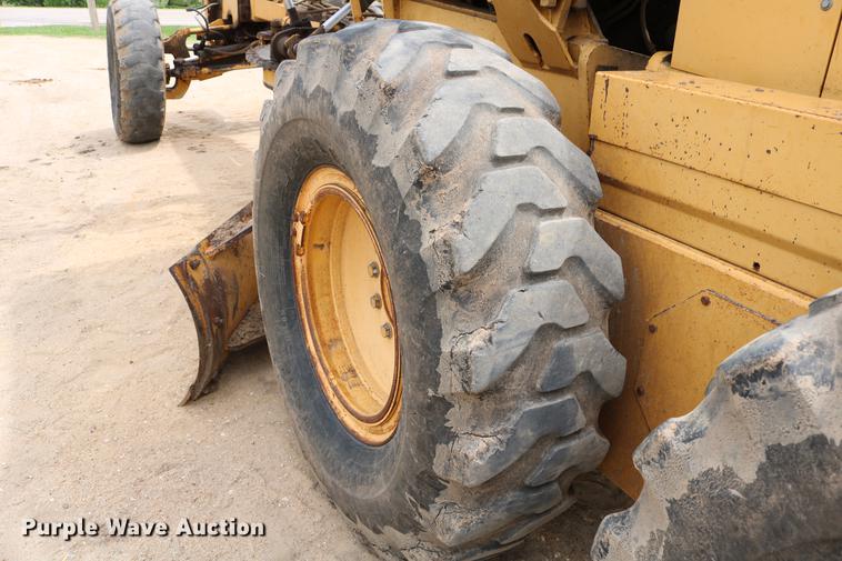 image for item DC7538 1995 Champion 730A motor grader