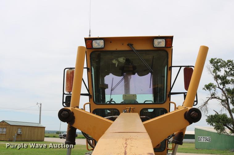 image for item DC7538 1995 Champion 730A motor grader