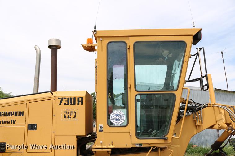 image for item DC7538 1995 Champion 730A motor grader