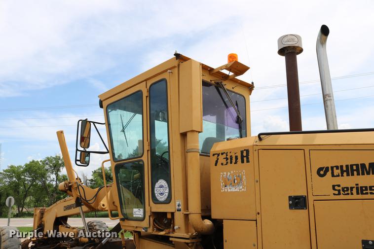 image for item DC7538 1995 Champion 730A motor grader