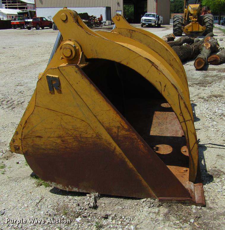 image for item DD2691 Rockland GPX544E loader grapple bucket