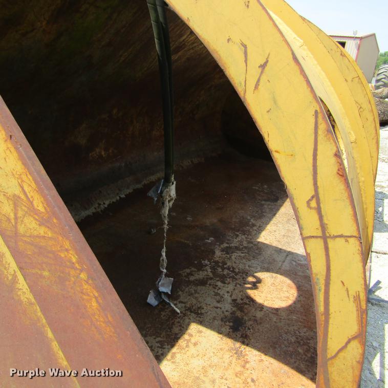 image for item DD2691 Rockland GPX544E loader grapple bucket