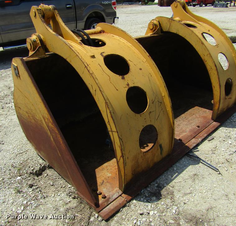 image for item DD2691 Rockland GPX544E loader grapple bucket