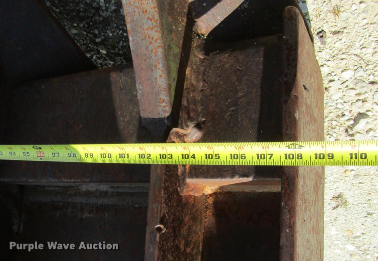 image for item DD2692 Pemberton JD544E3LRC loader rake bucket